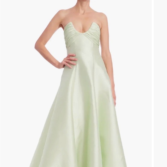 Badgley Mischka Dresses & Skirts - Badgley Mischka Strapless Light Green Gown